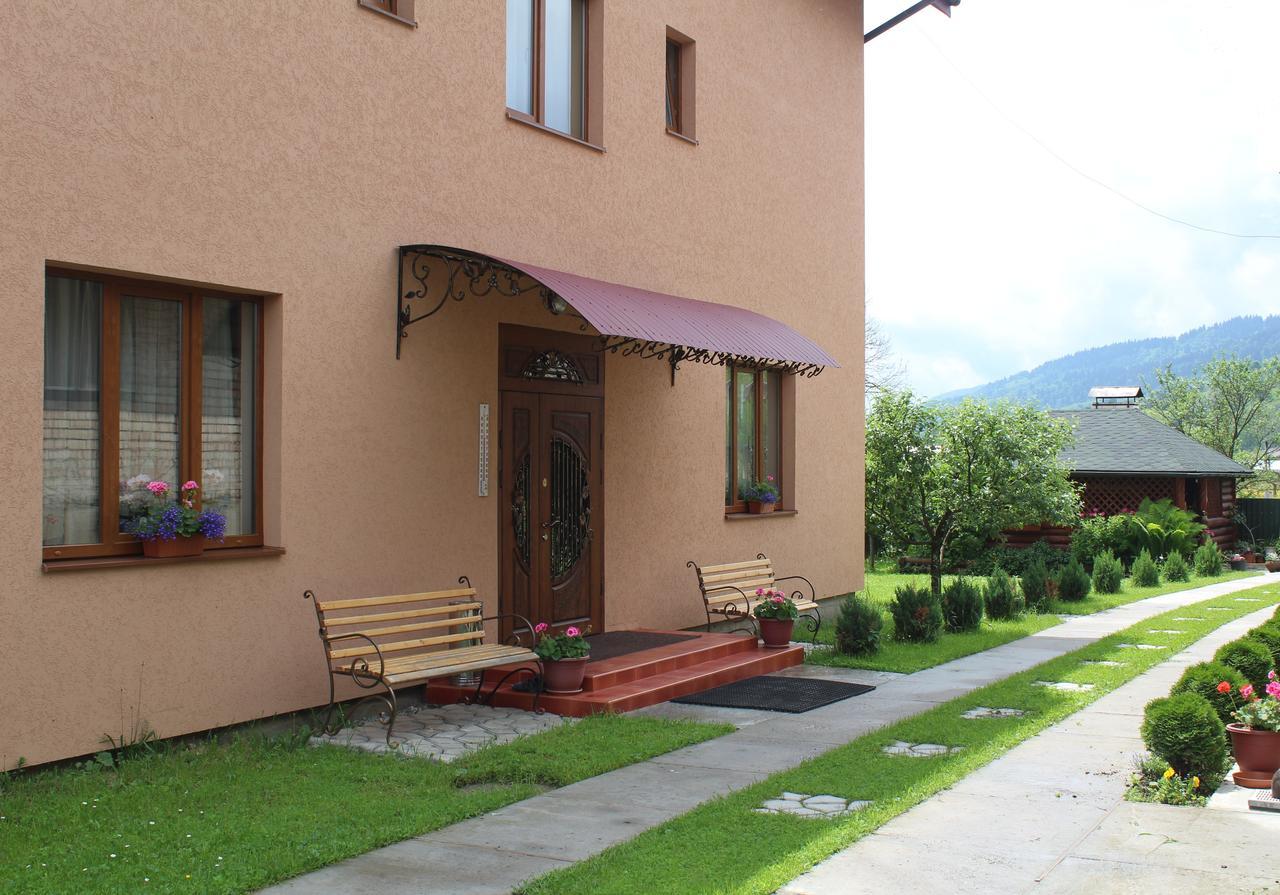 Sukhoviia Hotel Yasinya Exterior photo